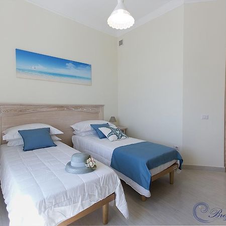 קליארי Brezza Marina Luxury Rooms מראה חיצוני תמונה