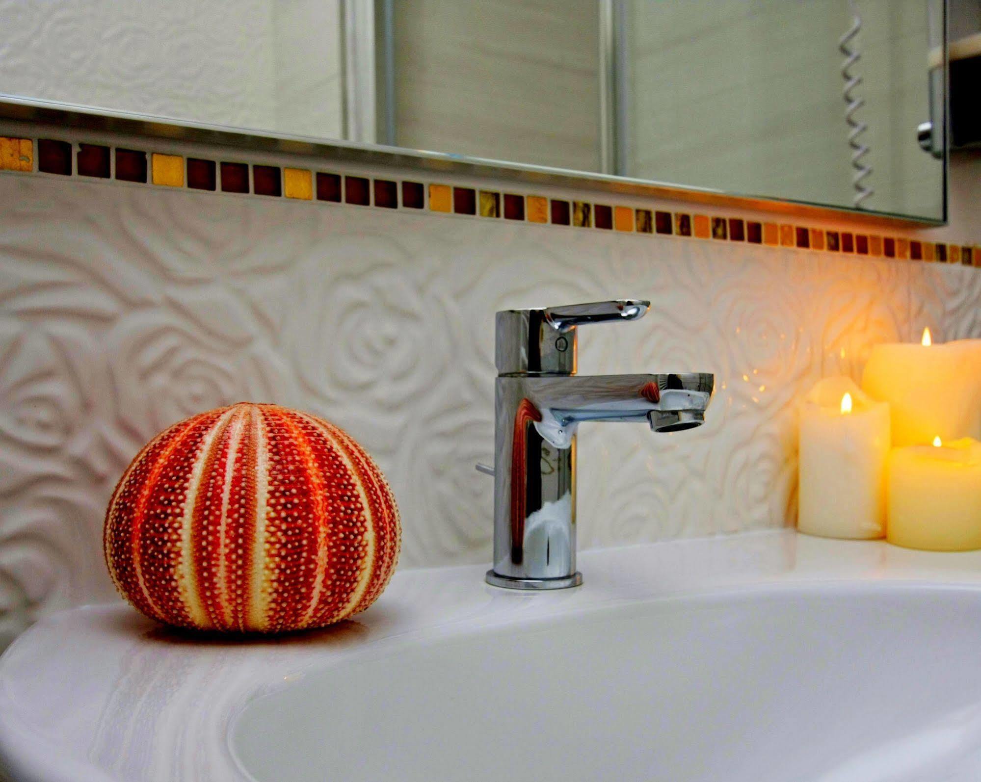 קליארי Brezza Marina Luxury Rooms מראה חיצוני תמונה