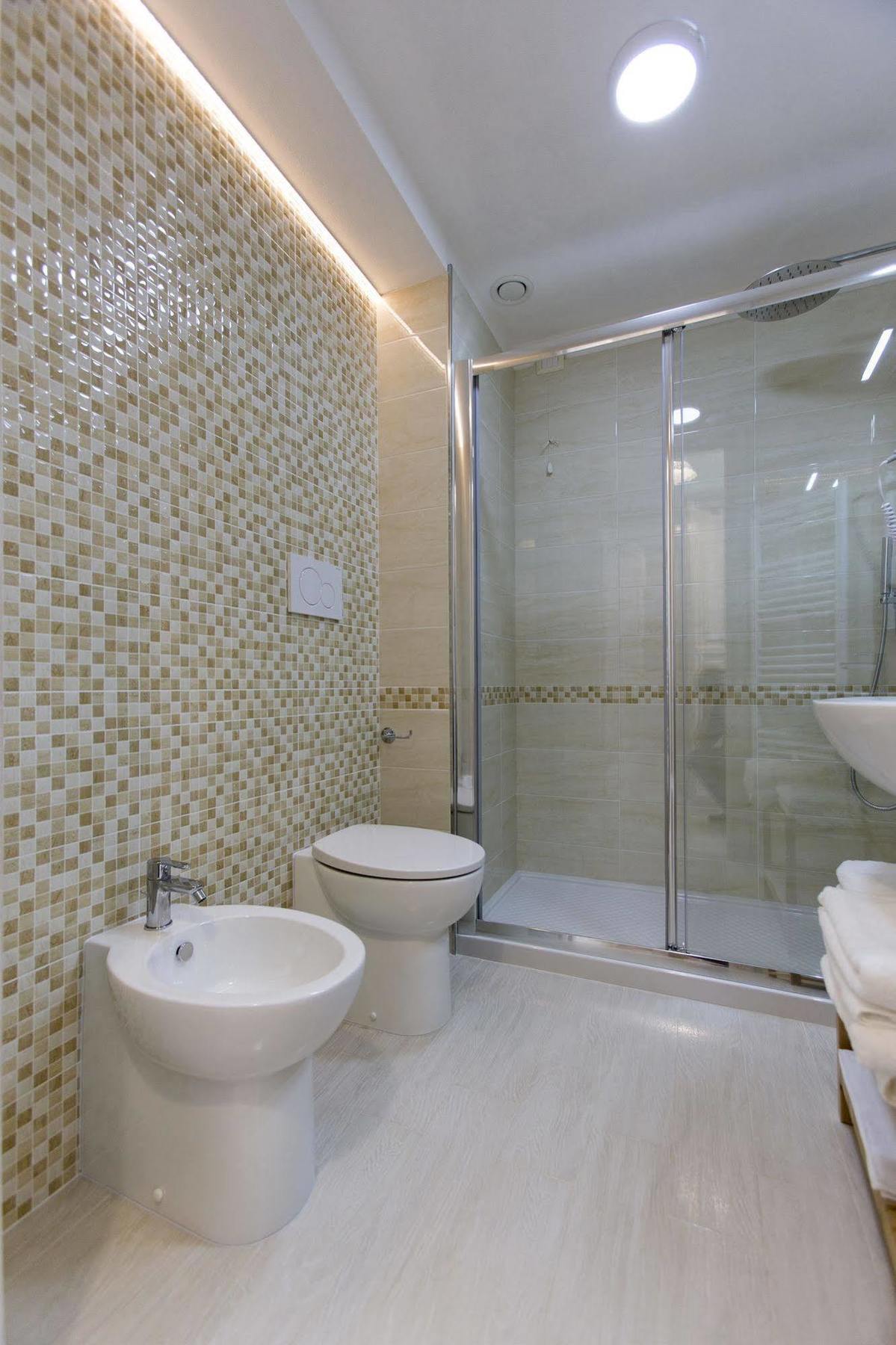 קליארי Brezza Marina Luxury Rooms מראה חיצוני תמונה