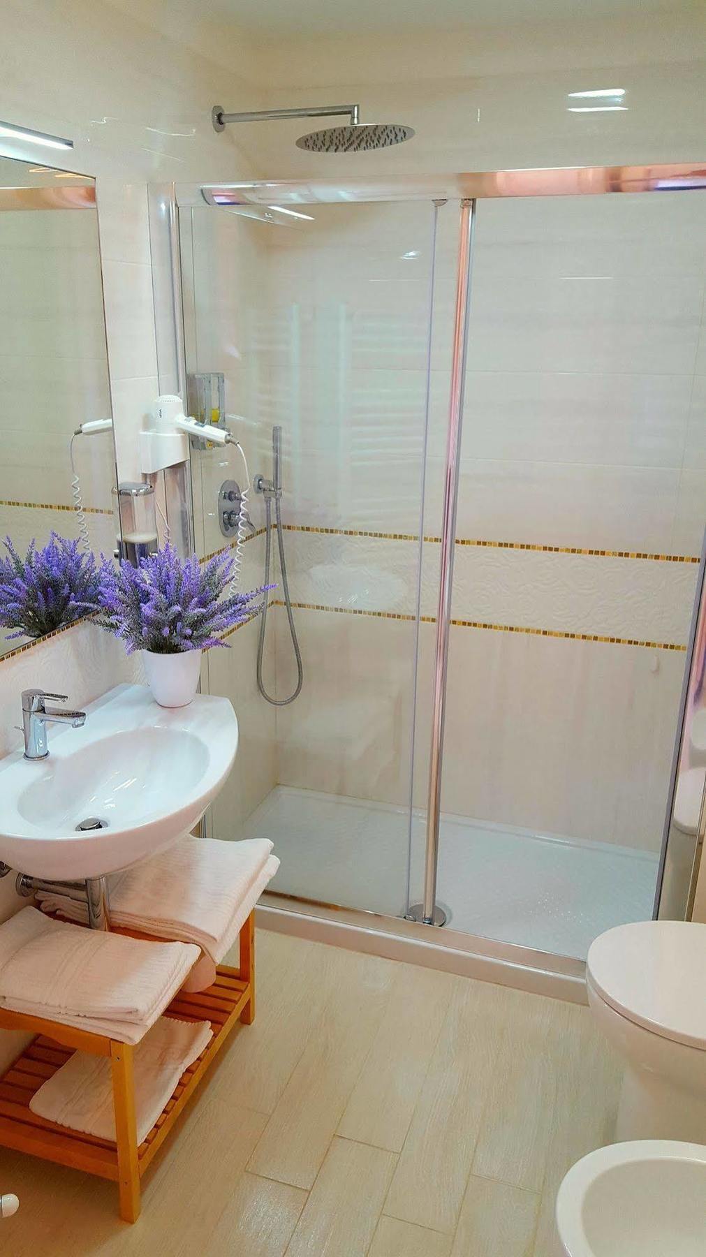 קליארי Brezza Marina Luxury Rooms מראה חיצוני תמונה