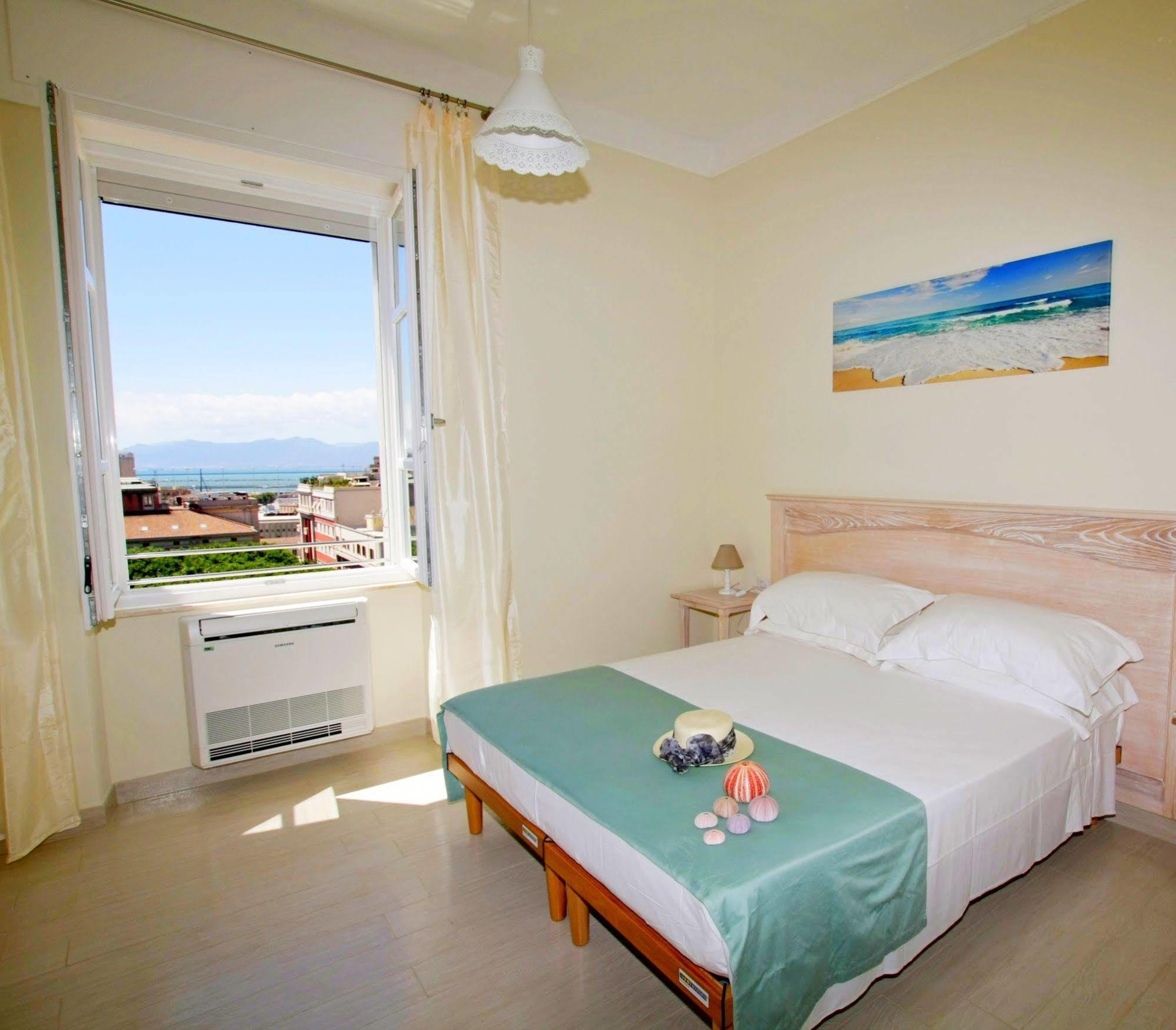 קליארי Brezza Marina Luxury Rooms מראה חיצוני תמונה
